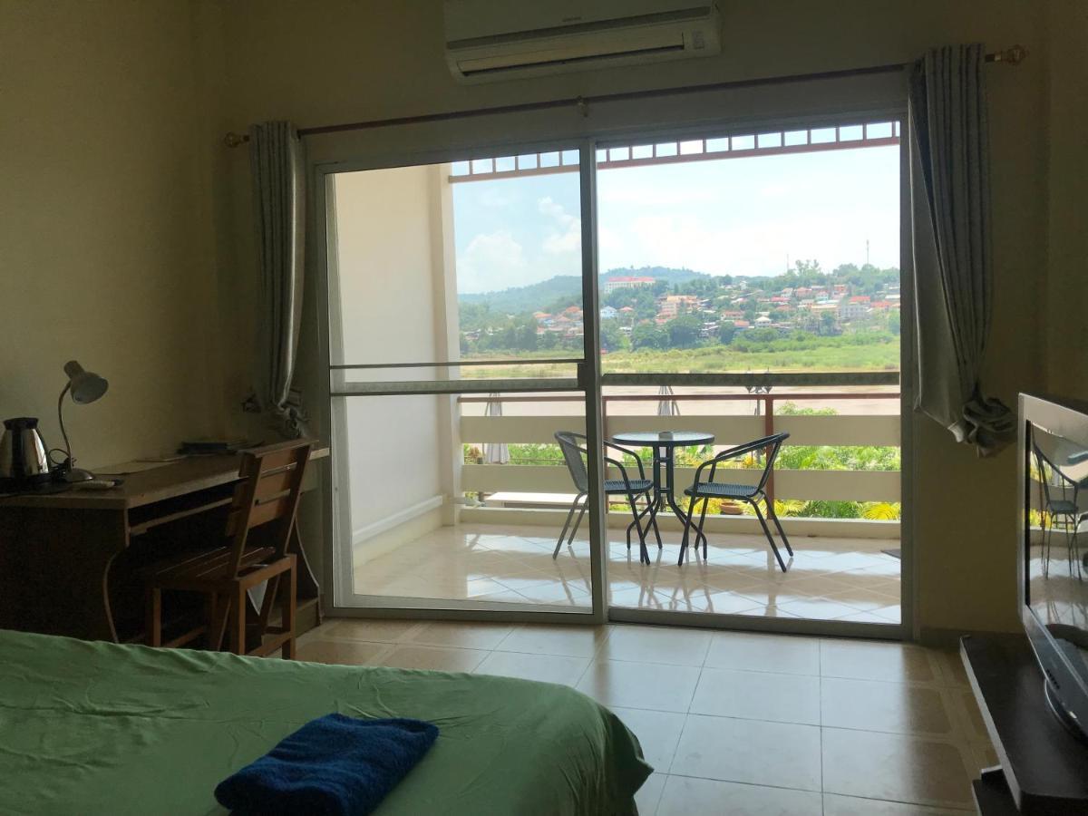 Hotel Day Waterfront Chiang Khong