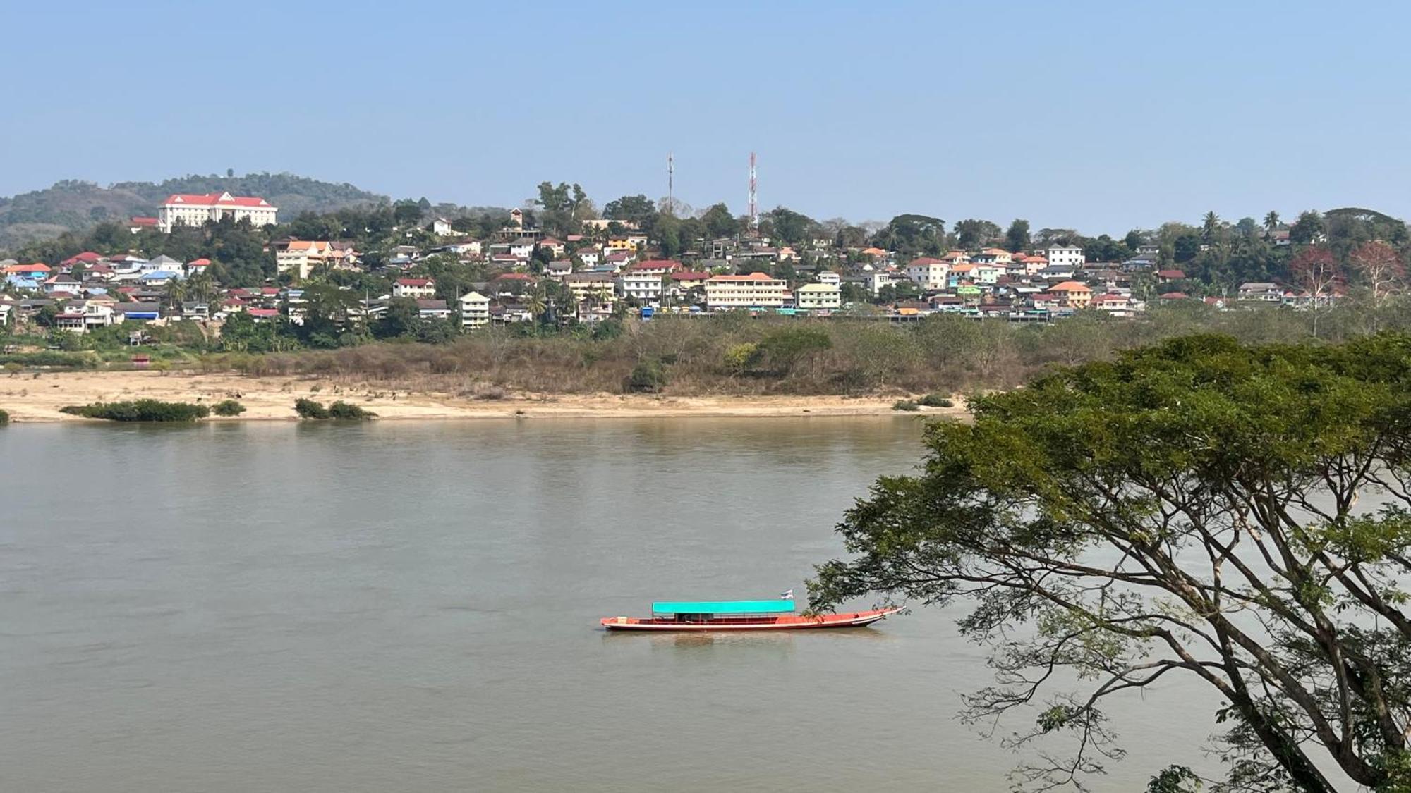 Day Waterfront Chiang Khong