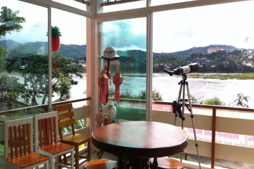 Day Waterfront Hotel