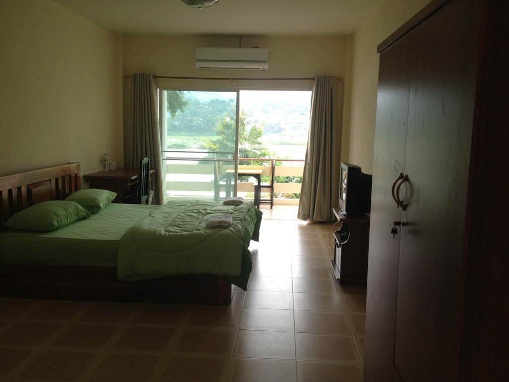 Hotel Day Waterfront Chiang Khong